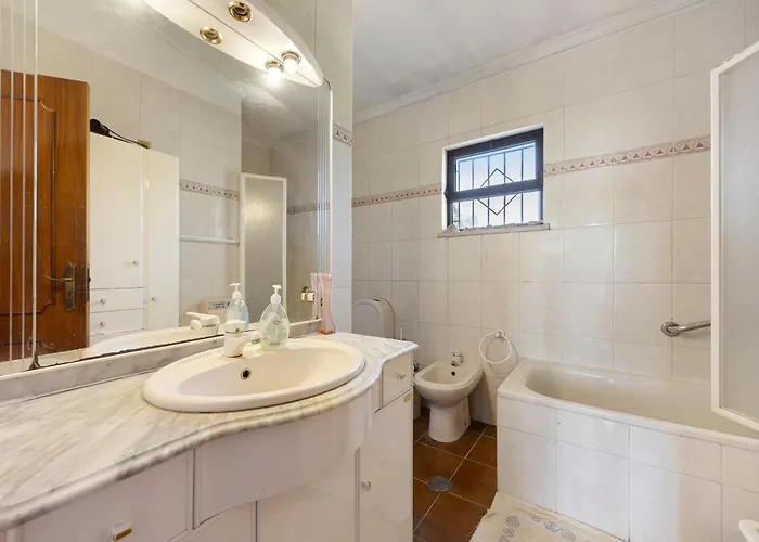 Quinta Da Amendoeira Farm stay